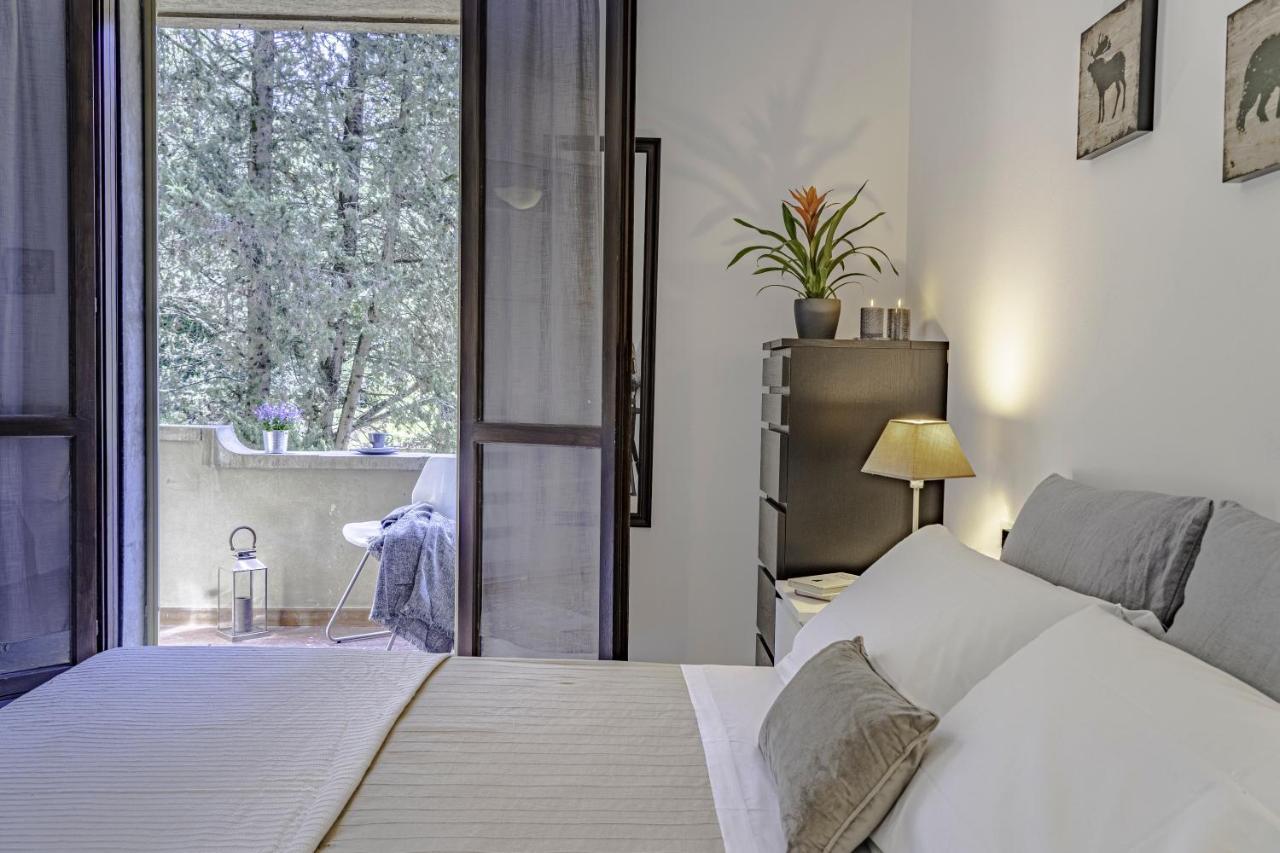 Cozy Roman Apartment With Parking Firenze Bagian luar foto