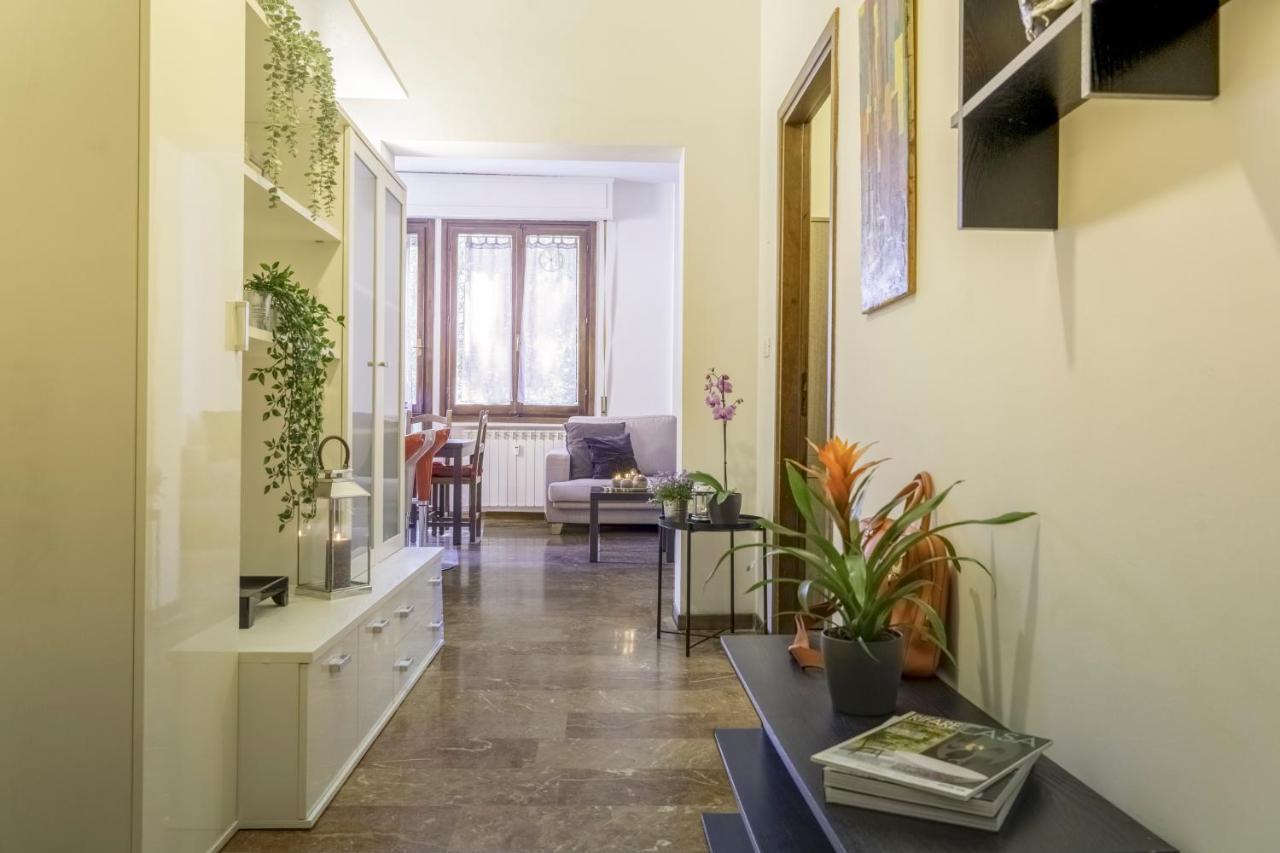 Cozy Roman Apartment With Parking Firenze Bagian luar foto